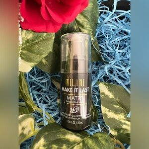 Milani Make It Last Matte - Matte Finish Charcoal Setting Spray